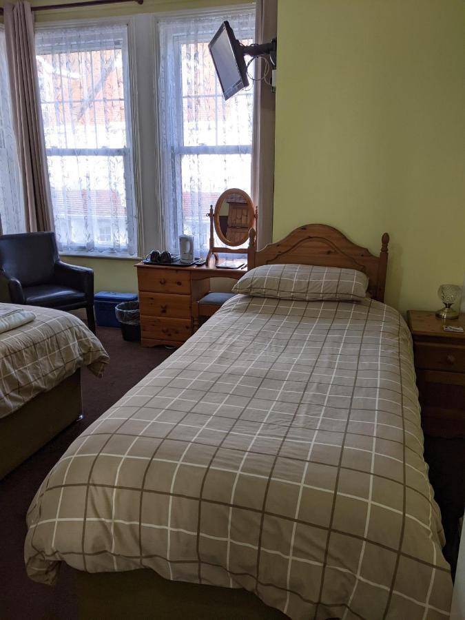 Kingswinford Guest House Paignton Bagian luar foto