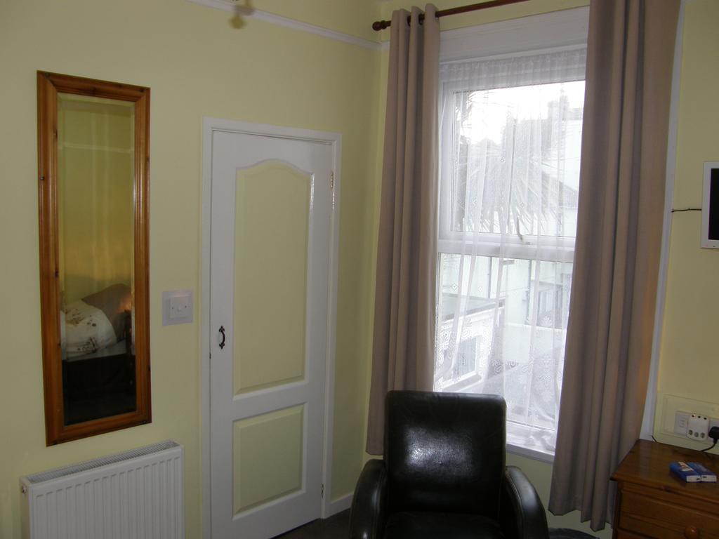 Kingswinford Guest House Paignton Bagian luar foto